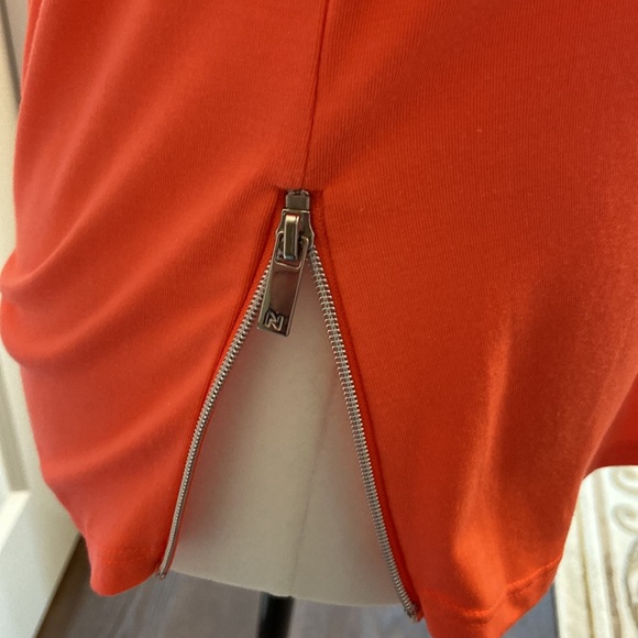 Beautiful Coral Zipper Detail Nygard T Shirt. Size XS-Small - Picture 4 of 9